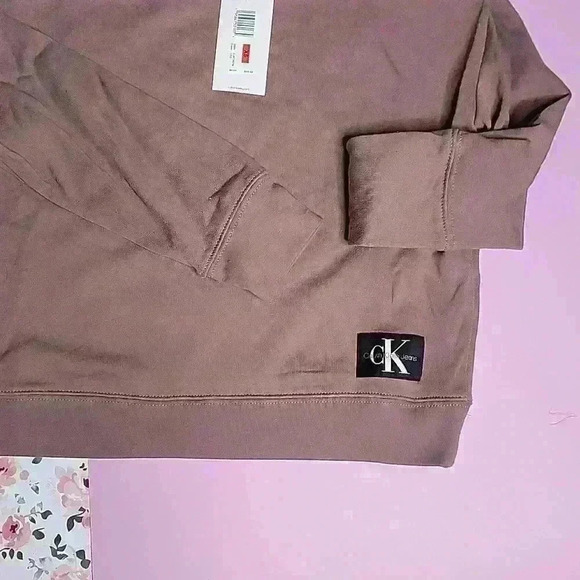 Calvin Klein Shoulders Padd Sweatshirt - Picture 7 of 7